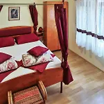 Two-bedroom In Semesterbostad Pula