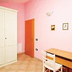 Two-bedroom In Semesterbostad Pula