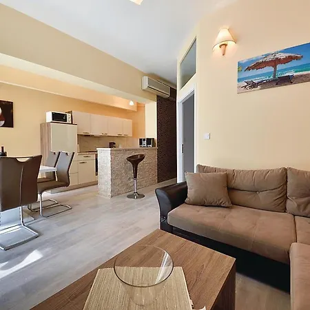 Two-bedroom In 풀라