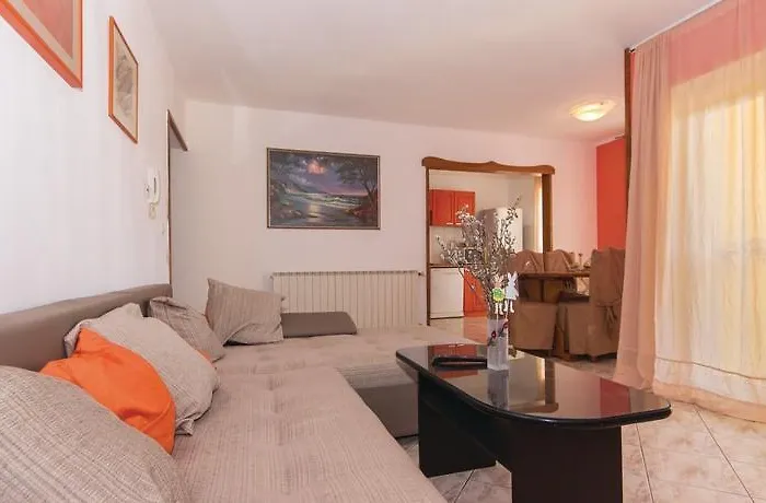 Two-bedroom In بيت للعطل