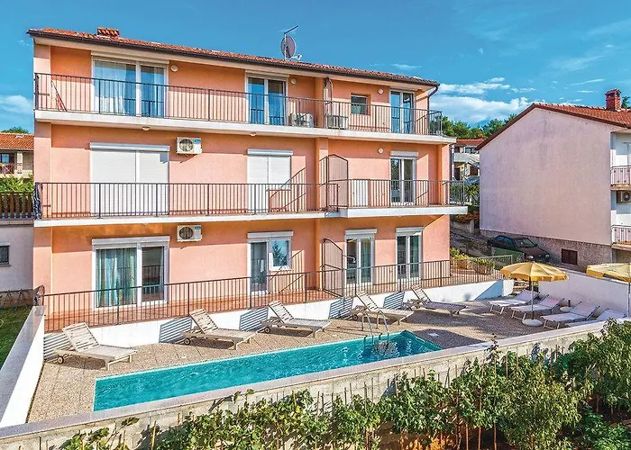 Two-bedroom In Feriehus Pula