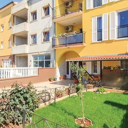 Two-bedroom In Πούλα