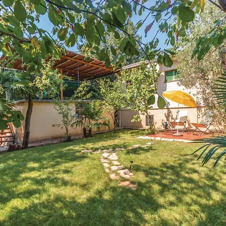 2 Bedroom Stunning Home In Pula Pula