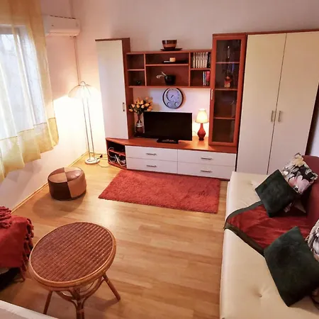 Two-Bedroom Holiday Home In Pula Pula