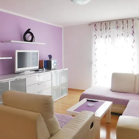 Two-bedroom In Σπίτι διακοπών *