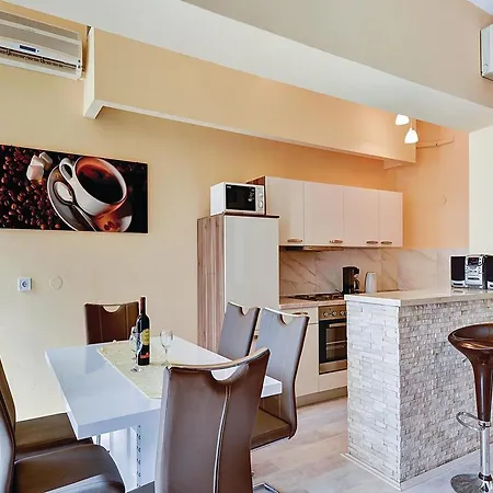 Two-Bedroom Holiday Home In Pula *