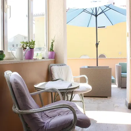 Two-Bedroom Holiday Home In Pula * Pula