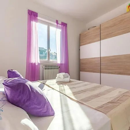 2 Bedroom Stunning Home In Pula