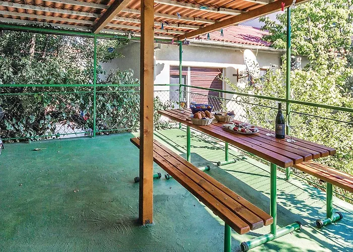 Two-bedroom In Vakantiehuis Pula