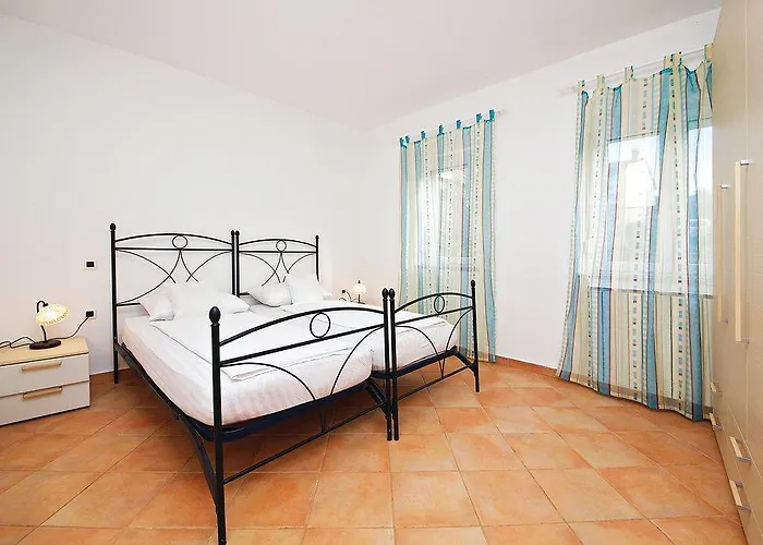 Vakantiehuis Two-bedroom In Pula